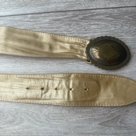 Vintage Sold Brass Concho Buckle Metallic Gold Western Style Leather Belt - Picture 11 of 11
